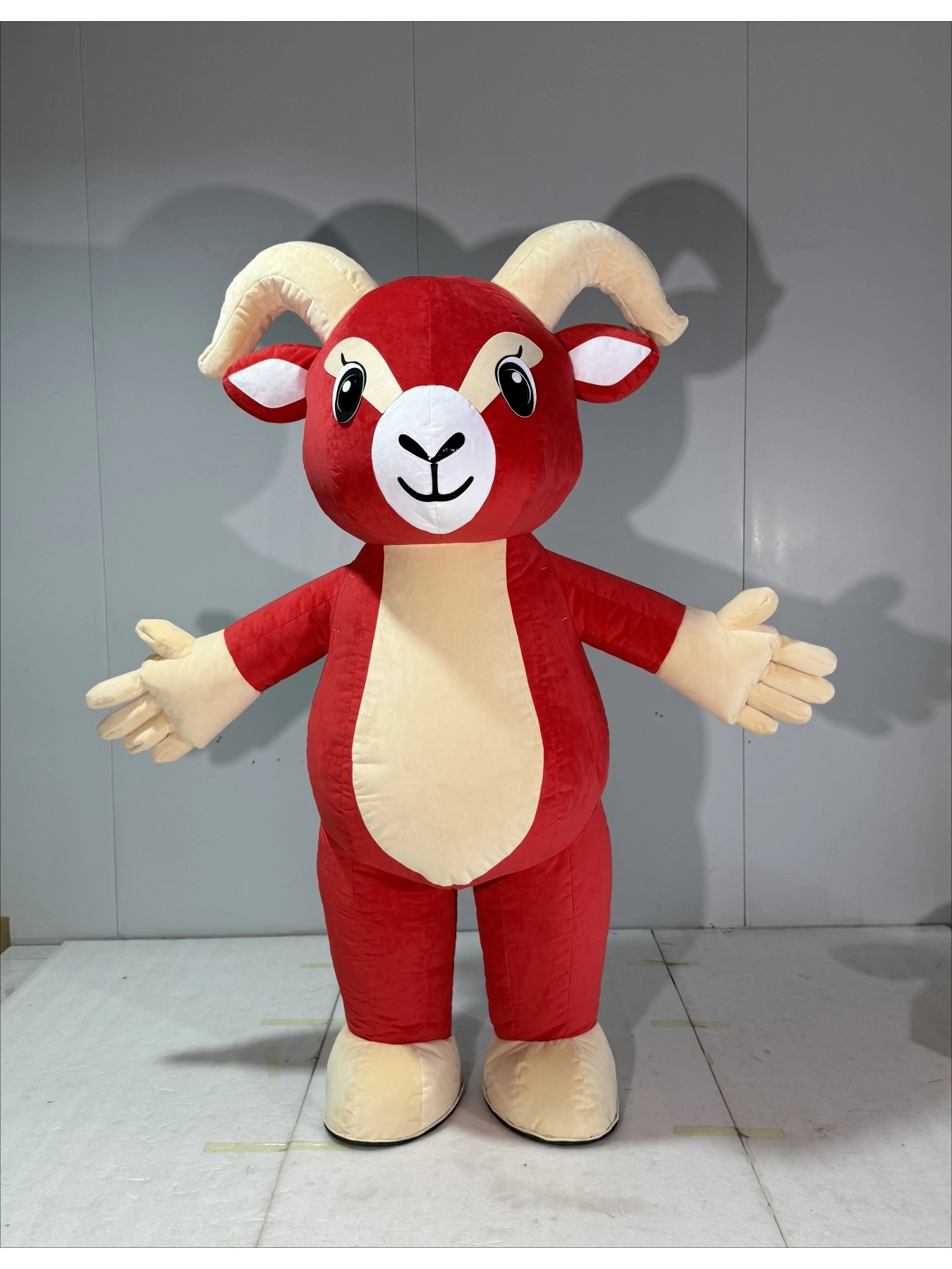 Costume de mascotte chèvre rou - Suits avis et prix